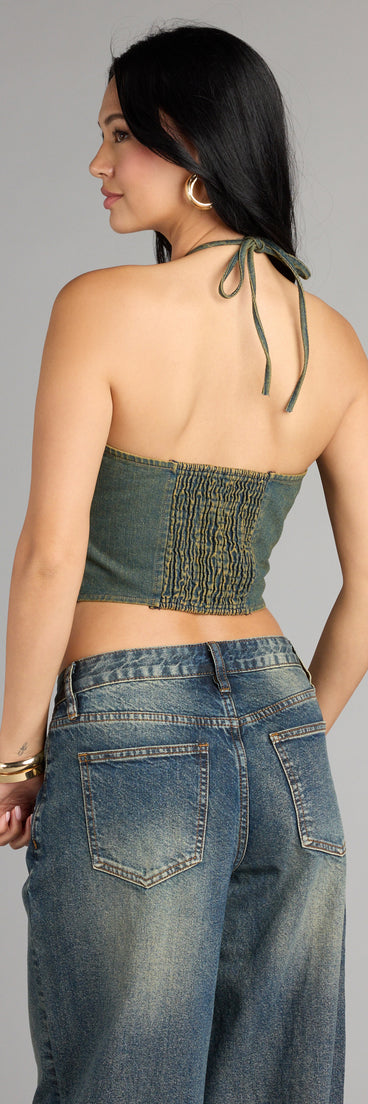 Complete your look with the Lace Me Up Strapless Denim Halter Top, a trendy top that’s ready to pair with anything in your fall rotation.