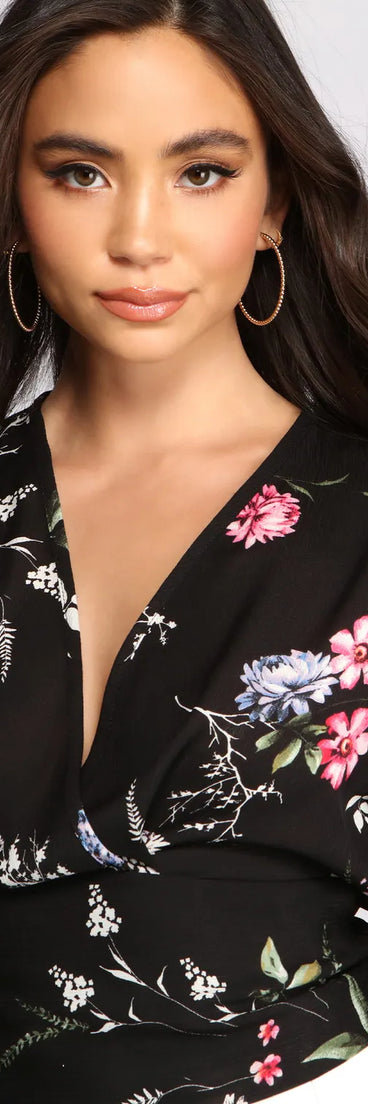 Chic Floral Moment Cropped Blouse