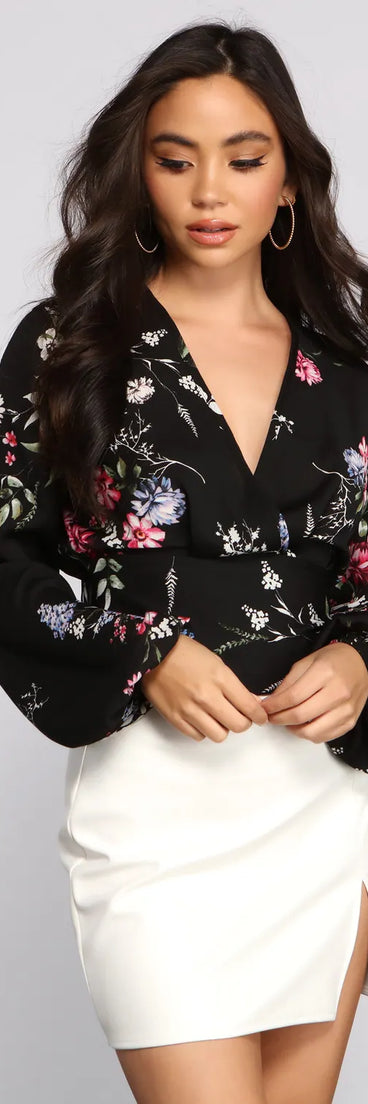 Chic Floral Moment Cropped Blouse