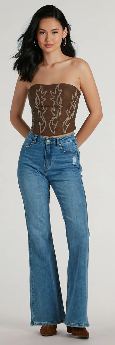 The waist-defining bodice style of the Cute Country Look Western Faux Leather Corset Top in brown is perfect for making a statement with your outfit and provides the structure, molded cups, or lace-up details that capture the corset trend