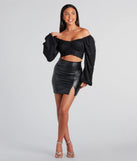 Get ready for any event with the Ethereal Dream Faux Pearl Crop Top in black, an essential start to creating a versatile outfit for women for parties, cocktail hours, or Valentine's Day events.