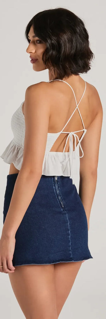 
Upgrade your style game for 2025 with the Sweet Charm Lace-Up Babydoll Crop Top in ivory, perfect for any fashion-forward wardrobe.