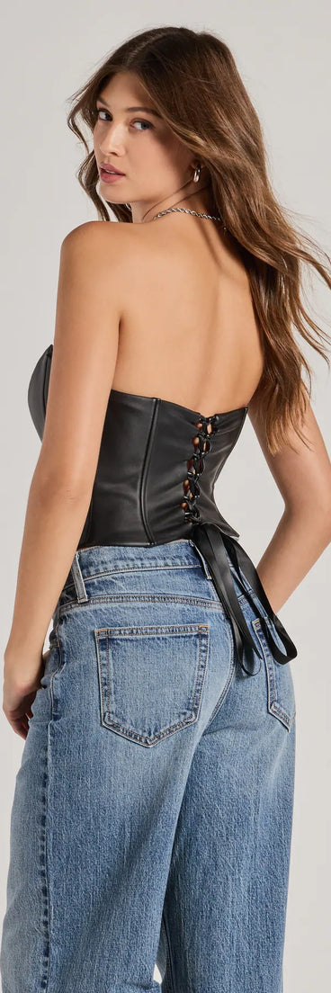 The party-ready Level Up Sleek Faux Leather Strapless Corset Top is a black going-out top showcasing a seasonal color and modern silhouette to create outfits for date nights, cocktail parties, or clubwear.