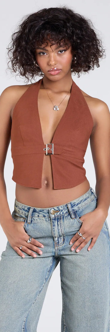From bold to effortless, the Sultry Trend Buckle Strap Halter Crop Top lets you define your vibe with rust tops that speak your style.