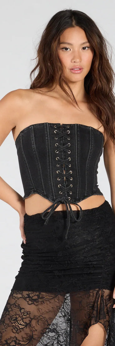 Stay on-trend this season with the Trendy Style Lace-Up Denim Corset Top in black, a must-have for creating stylish and effortless fall outfits for women.