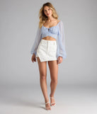 With its midriff cut and trend-forward fit, the Favorite Babe Tie-Back Polka Dot Crop Top is a light blue crop top made to pair with skirts, denim, or whatever vibe you're feeling this season.