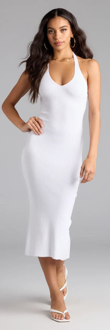 The Curve Avenue Halter V-Neck Bodycon Midi Dress is your new go-to white dress—effortless, versatile, and made to update your fall style in seconds.