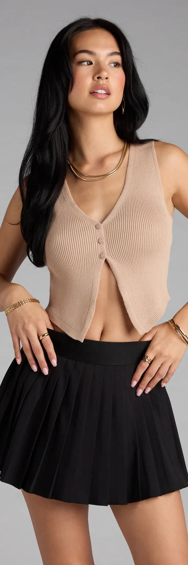 Trendy women’s tops in taupe, like the Casual Chic Ribbed Knit Tank Top, bring effortless style for fall layering, lounging, or going out.