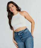 Cute Feel Halter Strappy Back Crop Top