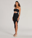 The Leaving Impressions Strapless Ribbed Knit Midi Dress is a soft, textured sweater dress designed to keep you comfortable during the winter season, whether for workwear, casual weekends, or holiday gatherings.