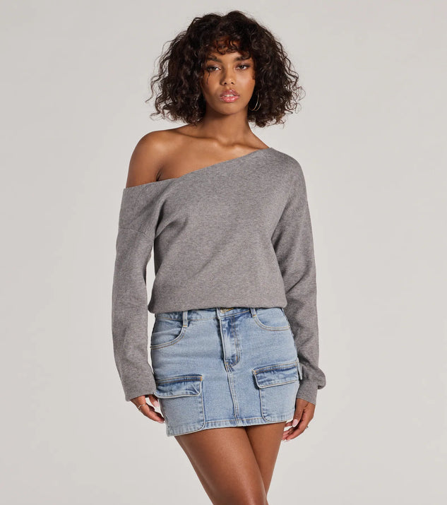 The Casual Charm Asymmetrical Pullover Sweater in heather gray with a modern design and trendy look is part of the latest women's tops collection to elevate your 2025 wardrobe.