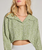 Wrap up in style with the Comfy Cute Collared Cropped Sweater, a cozy olive sweater for women designed for night-out looks, everyday outfits, or as a chic layering piece for the colder months.