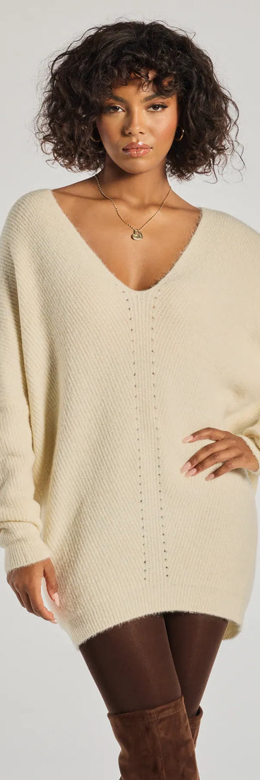 
Upgrade your style game for 2025 with the Effortless And Cozy Knit Long Sleeve Oversized Sweater in ivory, perfect for any fashion-forward wardrobe.