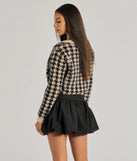 
Upgrade your style game for 2025 with the Polished Cozy Houndstooth Eyelash Knit Cardigan in taupe, perfect for any fashion-forward wardrobe.