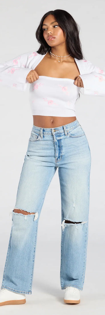 Serve effortless style and scroll-stopping energy in the Easy Charm Floral Crop Tube Top, part of a ivory matching clothing set that does the work for you with bold, polished vibes from top to bottom.