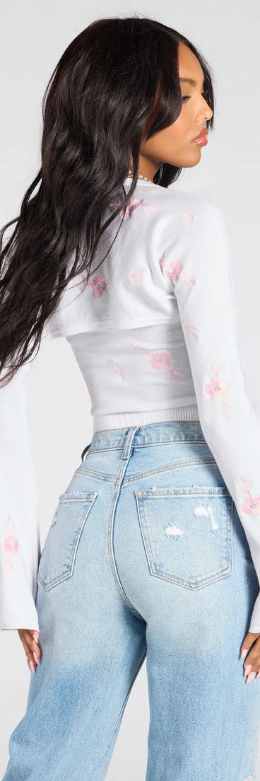 From bold to effortless, the Easy Charm Floral Crop Tube Top lets you define your vibe with ivory tops that speak your style.