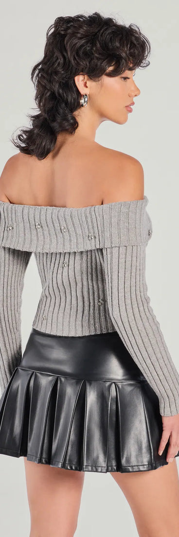 
Upgrade your style game for 2025 with the Cozy Glitz Off-The-Shoulder Rhinestone Sweater in gray, perfect for any fashion-forward wardrobe.