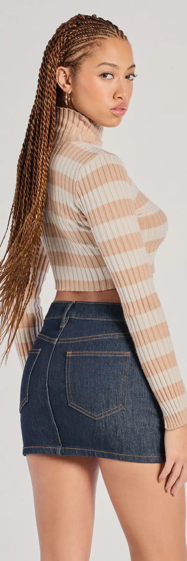 For college campus looks, game day outfits, or a bold going-out vibe, the Preppy Fave Striped Knit Turtleneck Top is an on-trend taupe crop top that easily styles with your favorite denim.