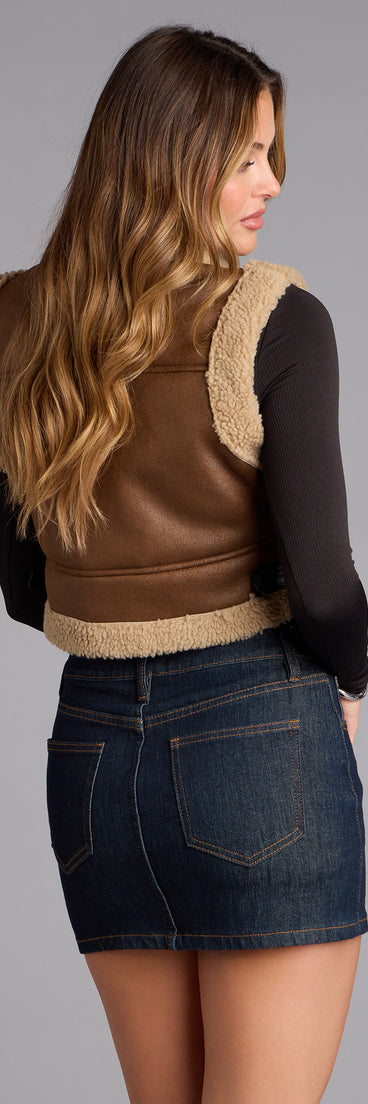 This piece brings trend-right energy to the Cider Sips Faux Shearling Vest, perfect for fall outfits that stand out.