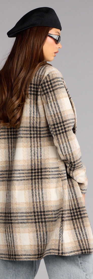 This multi-color piece brings trend-right energy to the Stylishly Timeless Plaid Trench Coat, perfect for fall outfits that stand out.