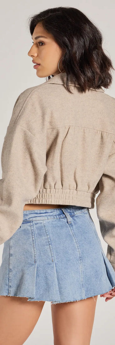 
Upgrade your style game for 2025 with the Chic Outing Button-Down Faux Wool Shacket in oatmeal, perfect for any fashion-forward wardrobe.