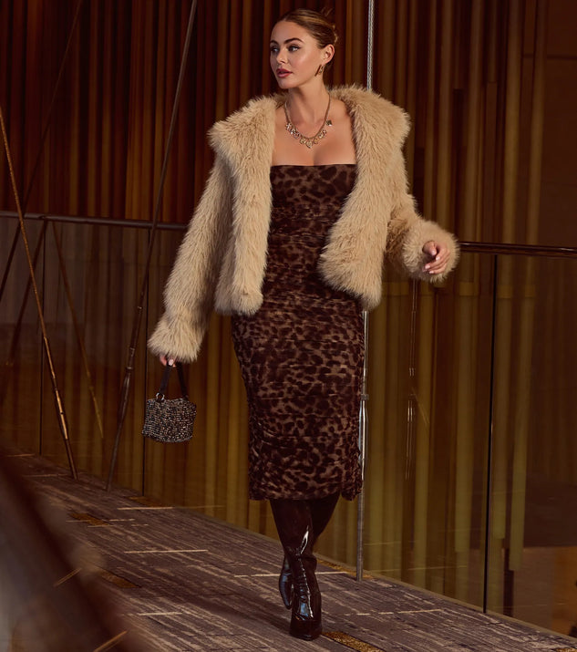 Glam Aura Faux Fur Jacket, a trendy taupe addition to women's going-out outfits, is ideal for Christmas party outfits, chic NYE attire, or winter night-out looks that keep you on-trend!