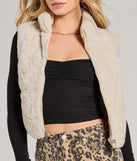 
Upgrade your style game for 2025 with the Elevated Cozy Faux Sherpa Puffer Vest in ivory, perfect for any fashion-forward wardrobe.