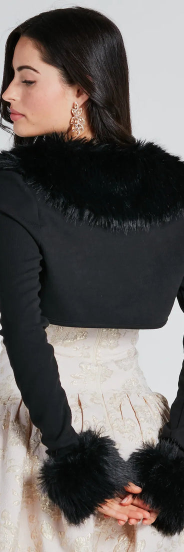 Get ready for any event with the Exclusive Chic Faux Fur Long Sleeve Bolero in black, an essential start to creating a versatile outfit for women for parties, cocktail hours, or bachelorette events.
