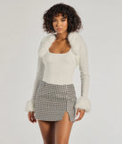 Celebrate in style with this stunning ivory going-out outfit essential, the Exclusive Chic Faux Fur Long Sleeve Bolero, featuring the latest statement-making details and a glamorous design perfect for any festive 2025 event.