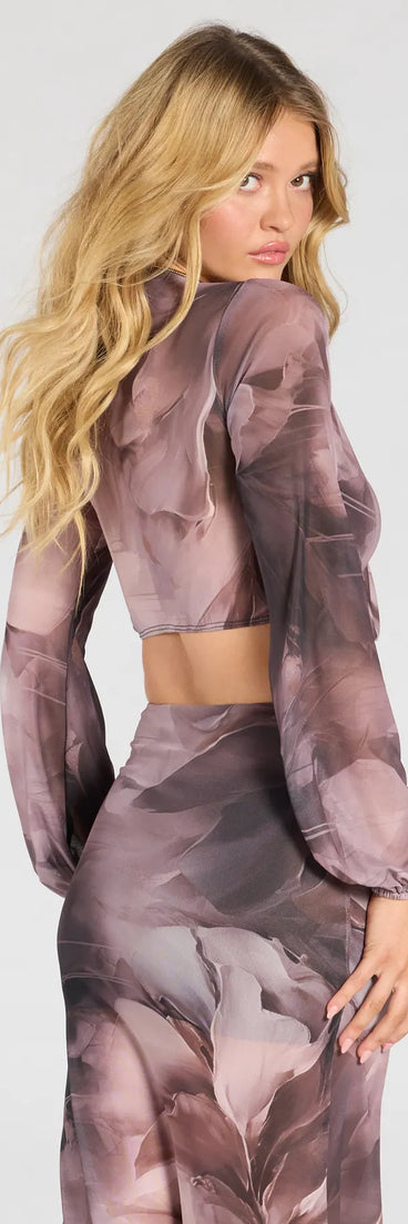 From bold to effortless, the Heavenly Match Floral Tie-Front Crop Top lets you define your vibe with brown tops that speak your style.