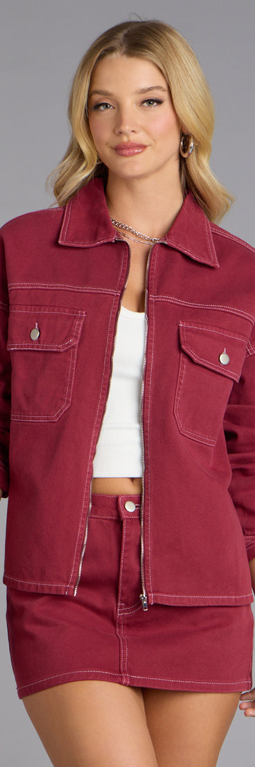 This piece brings trend-right energy to the Match Point Oversized Denim Jacket, perfect for fall outfits that stand out.