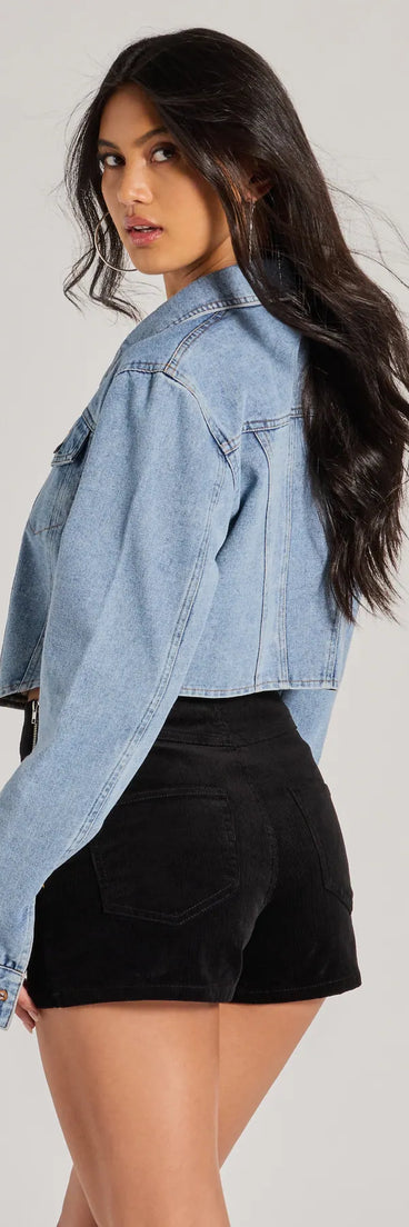 Layer on laid-back style with the Cute Classic Button Up Crop Denim Jacket in light blue, a jean jacket perfect for casual looks with a cool-girl twist.