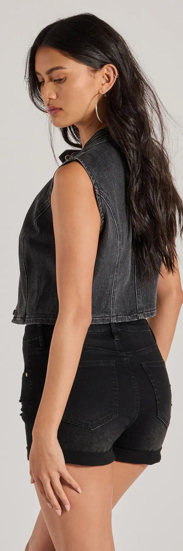 
Upgrade your style game for 2025 with the Ride All Day Moto Denim Vest in black, perfect for any fashion-forward wardrobe.