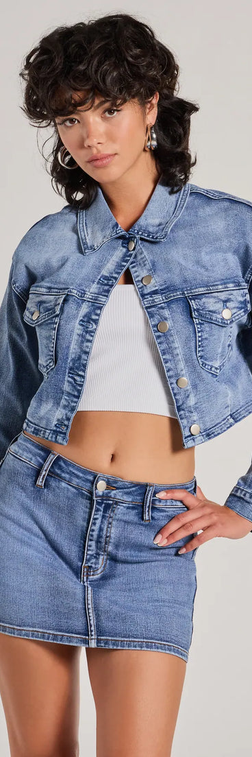 Complete your outfits with the Trendy Classic Cropped Denim Jacket, a denim blue fashion jacket that adds stylish edge and versatile appeal.