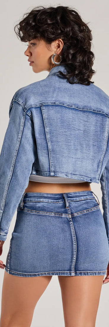 Layer on laid-back style with the Trendy Classic Cropped Denim Jacket in denim blue, a jean jacket perfect for casual looks with a cool-girl twist.