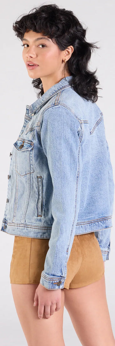 Layer on laid-back style with the Country Flair Western Denim Jacket in denim blue, a jean jacket perfect for casual looks with a cool-girl twist.