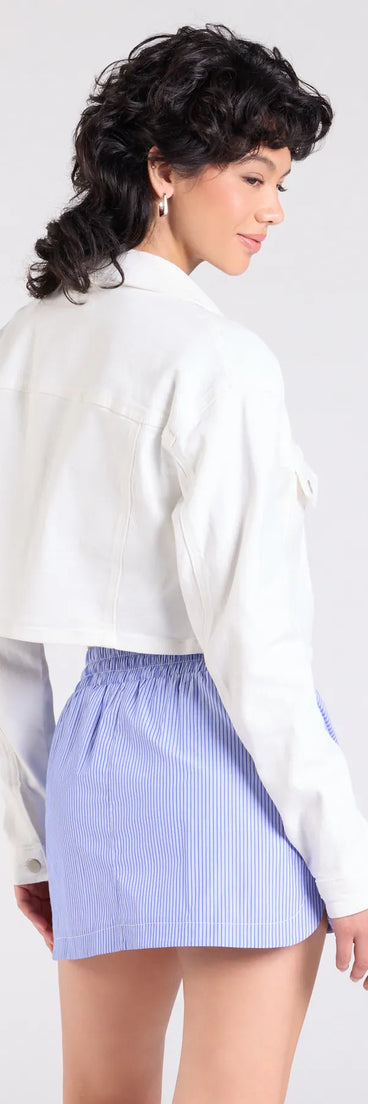 Layer on laid-back style with the Trendy Classic Cropped Denim Jacket in white, a jean jacket perfect for casual looks with a cool-girl twist.