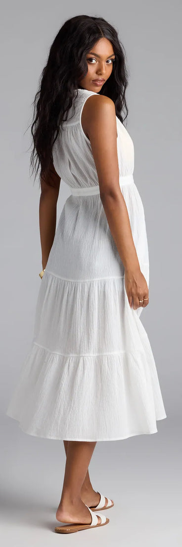 Refresh your wardrobe with the Breezy Moment Tie-Front Duster, a white fashion jacket that adds statement style to every look.