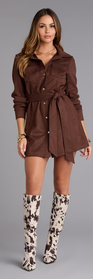 This piece brings trend-right energy to the Autumn Luxe Faux Suede Trench Jacket, perfect for fall outfits that stand out.