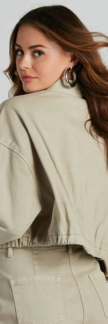 This khaki piece brings trend-right energy to the Top Notch Cargo Twill Crop Bomber Jacket, perfect for fall outfits that stand out.