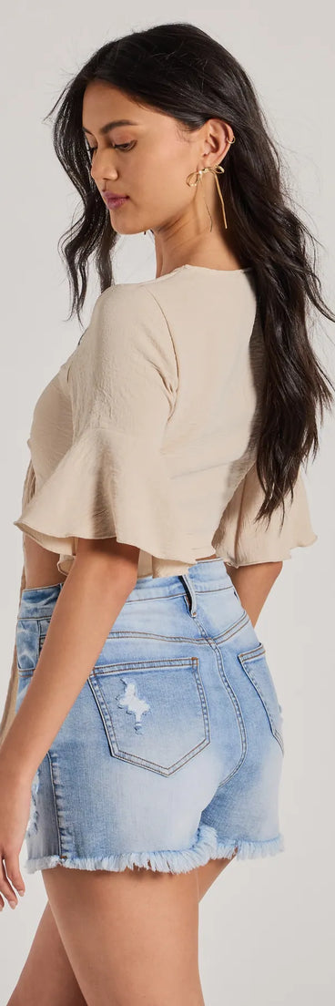 
Upgrade your style game for 2025 with the Infinite Possibilities Tie Front Crop Top in taupe, perfect for any fashion-forward wardrobe.