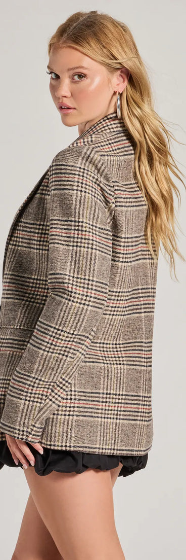 The Classic Mood Glen Plaid Woven Oversized Blazer in multi-color is a women's workwear piece offering a trendy style and unique accents, perfect for effortlessly creating an outfit-of-the-day look that transitions your office look to going-out ready.