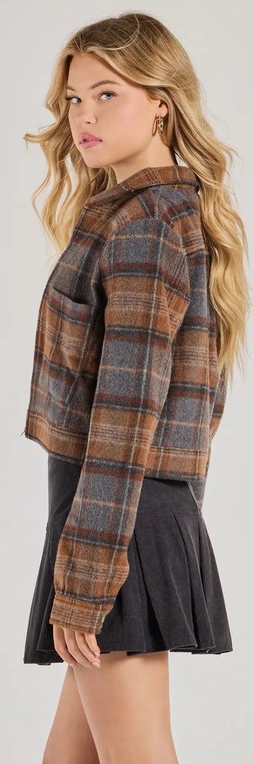 
Upgrade your style game for 2025 with the Plaid Cutie Woven Cropped Shacket in multi-color, perfect for any fashion-forward wardrobe.