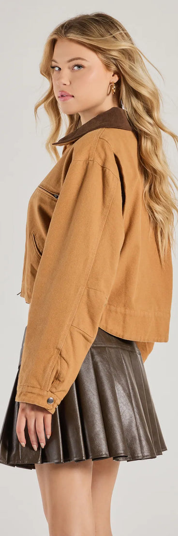 
Upgrade your style game for 2025 with the Iconic Textures Cropped Corduroy Jacket in camel, perfect for any fashion-forward wardrobe.
