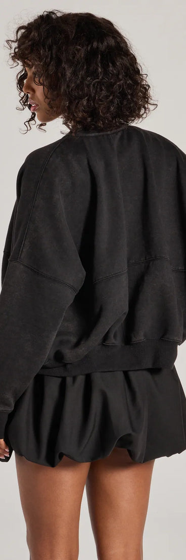 
Upgrade your style game for 2025 with the Effortless Slay Fleece Zip-Up Bomber Jacket in black, perfect for any fashion-forward wardrobe.