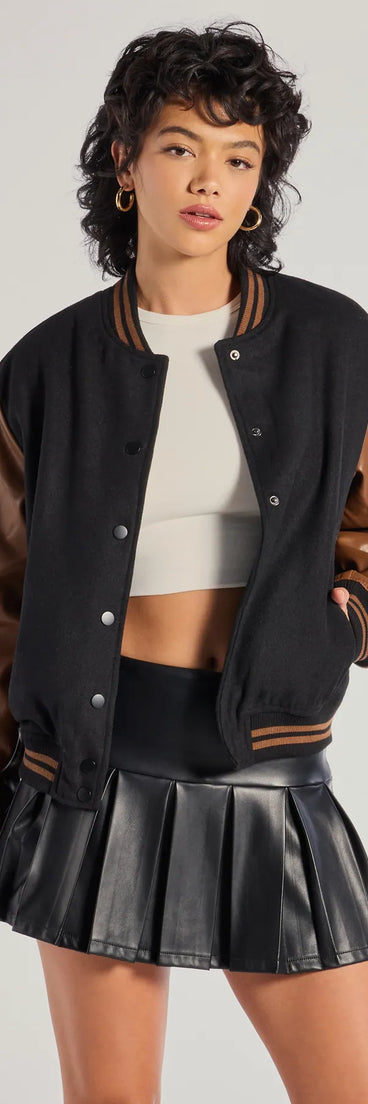 
Upgrade your style game for 2025 with the Chic Spirit Faux Wool Varsity Jacket in black, perfect for any fashion-forward wardrobe.