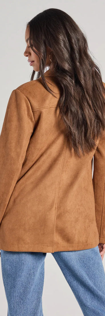 Dress up or down with the Seasonal Favorite Faux Suede Shacket, a trendy camel brown blazer that delivers structure and style on the go.