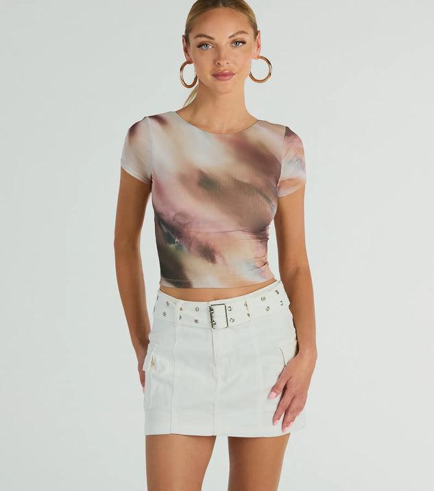 The Cute And Trendy Cargo Mini Skirt is a white cargo skirt, an effortlessly layer-friendly piece ideal for a celebration-ready look with a funtional-inspired flair.