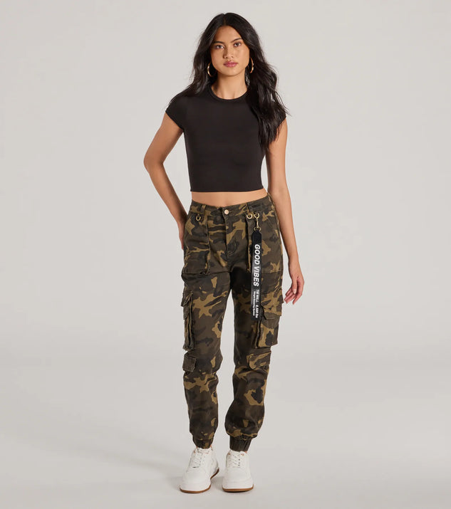 The Major Cutie Cargo Joggers in olive, women's cargo joggers crafted for a casual style, are perfect for relaxed summer outings or gatherings.