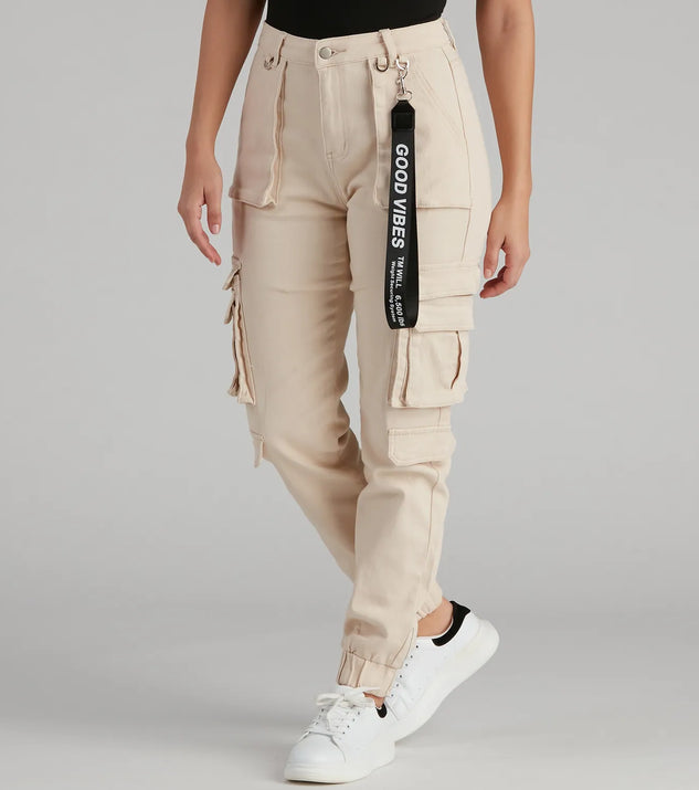 The Major Cutie Cargo Joggers in ivory, women's cargo joggers crafted for a casual style, are perfect for relaxed spring outings or gatherings.